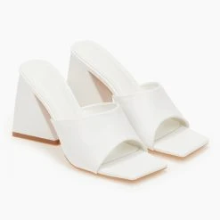 The Fashion Project Mules με τρίγωνο τακούνι - Λευκό -Γόβες Εκπτώσεις mules me trigwno takouni 100143 jbgx