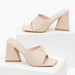 The Fashion Project Mules με τρίγωνο τακούνι - Μπεζ 6 The Fashion Project Mules με τρίγωνο τακούνι - Μπεζ -Γόβες Εκπτώσεις mules me trigwno takouni 100145 dxun