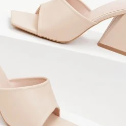 The Fashion Project Mules με τρίγωνο τακούνι - Μπεζ 7 The Fashion Project Mules με τρίγωνο τακούνι - Μπεζ -Γόβες Εκπτώσεις mules me trigwno takouni 100145 y1af