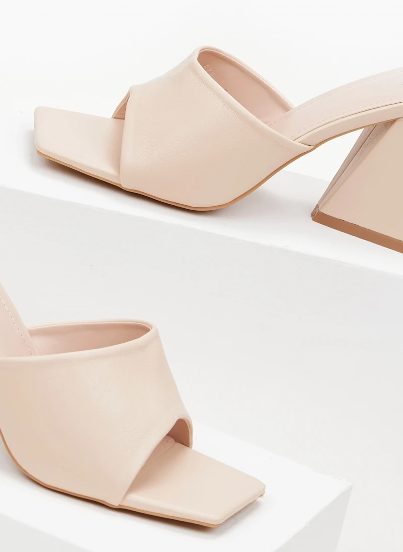 The Fashion Project Mules με τρίγωνο τακούνι - Μπεζ 4 The Fashion Project Mules με τρίγωνο τακούνι - Μπεζ - Image 4