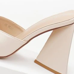 The Fashion Project Mules με τρίγωνο τακούνι - Μπεζ 6 The Fashion Project Mules με τρίγωνο τακούνι - Μπεζ -Γόβες Εκπτώσεις mules me trigwno takouni 102793 9efp