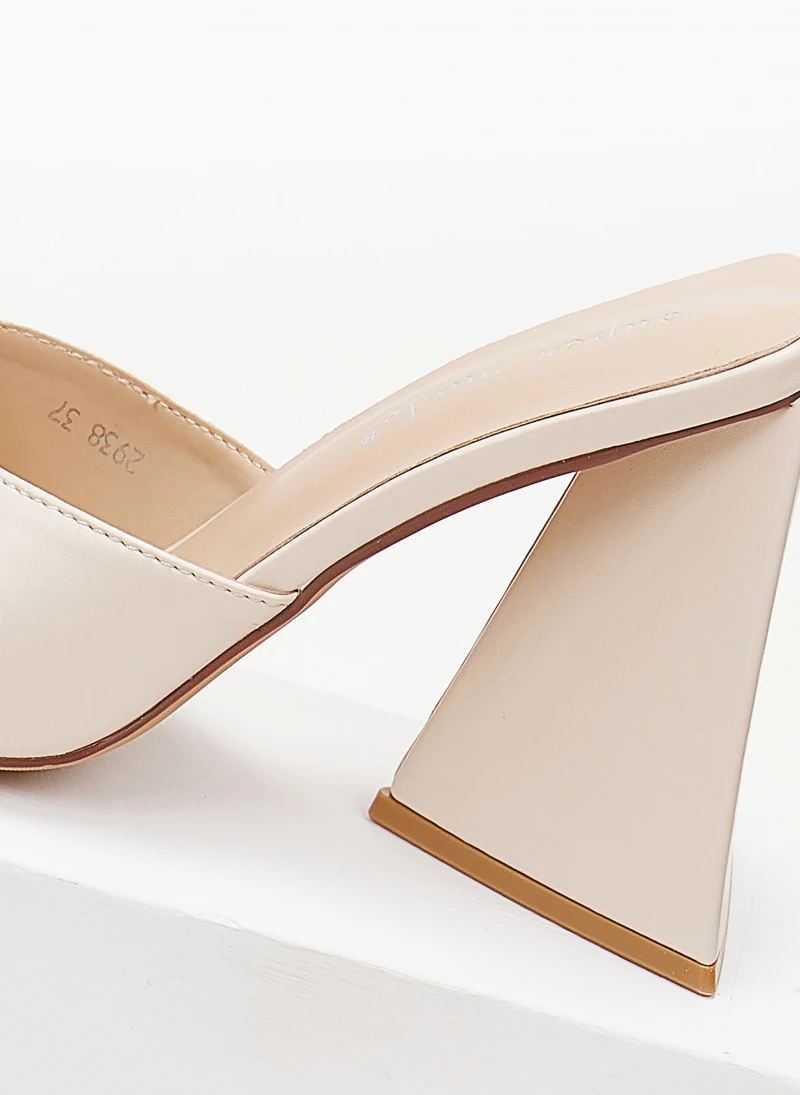 The Fashion Project Mules με τρίγωνο τακούνι - Μπεζ 3 The Fashion Project Mules με τρίγωνο τακούνι - Μπεζ - Image 3