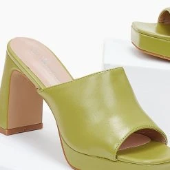 The Fashion Project Mules πέδιλα με χωστή φάσα - Λαδί -Γόβες Εκπτώσεις mules pedila me xwsti fasa 100872 pdk4