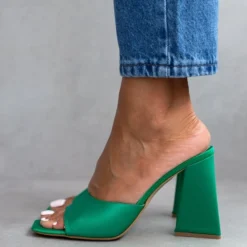 Mules σατέν σε καρέ γραμμή Estil - Πράσινο