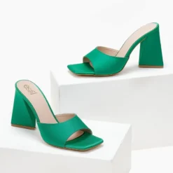 Mules σατέν σε καρέ γραμμή Estil - Πράσινο 10 Mules σατέν σε καρέ γραμμή Estil - Πράσινο -Γόβες Εκπτώσεις mules saten estil se kare grammi 103665 xfzi