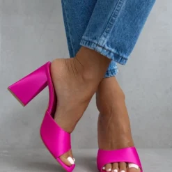 Mules σατέν σε καρέ γραμμή Estil - Φούξια -Γόβες Εκπτώσεις mules saten estil se kare grammi 103666 aas1