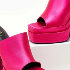 Mules σατέν με Platform τακούνι Tfp - Φούξια -Γόβες Εκπτώσεις mules saten me platform takouni 104448 buow