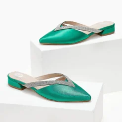 Mules σατέν με ανοίγματα και Strass Tfp - Σμαραγδί 14 Mules σατέν με ανοίγματα και Strass Tfp - Σμαραγδί -Γόβες Εκπτώσεις mules saten tfp me anoigmata kai strass 103372 j2bz