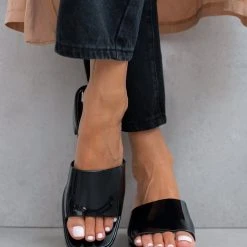 The Fashion Project Mules σε καρέ γραμμή - Μαύρο -Γόβες Εκπτώσεις mules se kare grammi 101084 xtkn