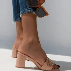 The Fashion Project Mules σε καρέ γραμμή με μεταλλικό διακοσμητικό - Nude -Γόβες Εκπτώσεις mules se kare grammi me metalliko diakosmitiko 99731 cgx8