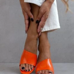 Mules με λοξή φάσα Tfp - Πορτοκαλί -Γόβες Εκπτώσεις mules tfp me loksi fasa 100385 myfm