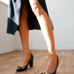 The Fashion Project Γόβες μυτερές με αλυσίδα - Μαύρο -Γόβες Εκπτώσεις muteres goves me alusida 95636 kapm