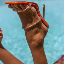 The Fashion Project Πέδιλα διαφάνεια με στριφτή αλυσίδα - Πορτοκαλί -Γόβες Εκπτώσεις pedila diafaneia me strifti alusida 104801 l03d 1