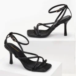 The Fashion Project Πέδιλα Glitter με στρογγυλά λουράκια - Μαύρο 11 The Fashion Project Πέδιλα Glitter με στρογγυλά λουράκια - Μαύρο -Γόβες Εκπτώσεις pedila glitter me stroggula lourakia 102020 kj4o