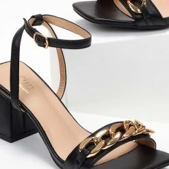 The Fashion Project Πέδιλα καρέ με αλυσίδα - Μαύρο -Γόβες Εκπτώσεις pedila kare me alusida 101898 eed4