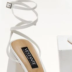 The Fashion Project Πέδιλα καρέ με λεπτά λουράκια - Λευκό -Γόβες Εκπτώσεις pedila kare me lepta lourakia 104666 nyx1 1