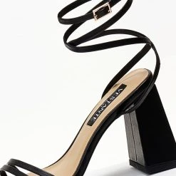 The Fashion Project Πέδιλα καρέ με λεπτά λουράκια - Μαύρο -Γόβες Εκπτώσεις pedila kare me lepta lourakia 104667 hho3 1