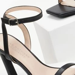 The Fashion Project Πέδιλα καρέ με λεπτή φάσα - Μαύρο -Γόβες Εκπτώσεις pedila kare me lepti fasa 100319 9z5r