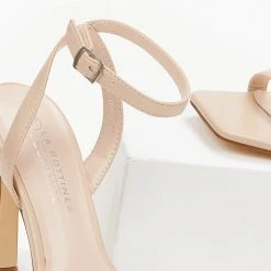 The Fashion Project Πέδιλα καρέ με λεπτή φάσα - Nude 6 The Fashion Project Πέδιλα καρέ με λεπτή φάσα - Nude -Γόβες Εκπτώσεις pedila kare me lepti fasa 100320 tniv