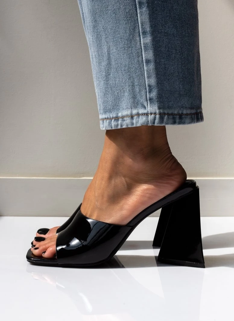 The Fashion Project Mules λουστρίνι με φαρδιά φάσα - Μαύρο 1 The Fashion Project Mules λουστρίνι με φαρδιά φάσα - Μαύρο