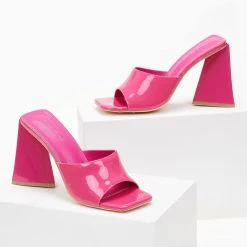 The Fashion Project Mules λουστρίνι με φαρδιά φάσα - Φούξια -Γόβες Εκπτώσεις pedila loustrini me fardia fasa 101454 a5ro