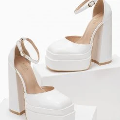 The Fashion Project Πέδιλα με διπλή φιάπα και μπαρέτα - Λευκό -Γόβες Εκπτώσεις pedila me dipli fiapa kai mpareta 103643 a2gx