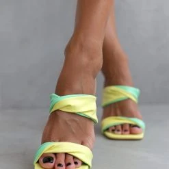 The Fashion Project Πέδιλα με διχρωμία στις φάσες - Κίτρινο -Γόβες Εκπτώσεις pedila me dixrwmia stis fases 104638 4fd5