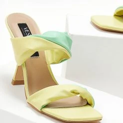 The Fashion Project Πέδιλα με διχρωμία στις φάσες - Κίτρινο -Γόβες Εκπτώσεις pedila me dixrwmia stis fases 104638 v0km 1