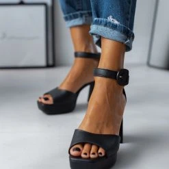 Πέδιλα με φιάπα VIZZANO 6472.103 - Μαύρο 10 Πέδιλα με φιάπα VIZZANO 6472.103 - Μαύρο -Γόβες Εκπτώσεις pedila me fiapa vizzano 6472103 106436 p8vk 1