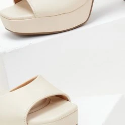 Πέδιλα με φιάπα VIZZANO 6472.103 - Μπεζ 11 Πέδιλα με φιάπα VIZZANO 6472.103 - Μπεζ -Γόβες Εκπτώσεις pedila me fiapa vizzano 6472103 106437 raxy