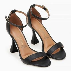 Πέδιλα με κλειστή φτέρνα και μπαρέτα VIZZANO 6462.101 - Μαύρο -Γόβες Εκπτώσεις pedila me kleisti fterna kai mpareta vizzano 64621 103014 tird