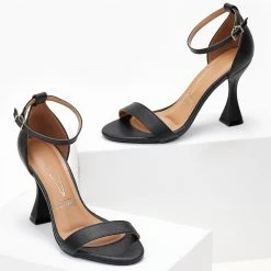 Πέδιλα με κλειστή φτέρνα και μπαρέτα VIZZANO 6462.101 - Μαύρο -Γόβες Εκπτώσεις pedila me kleisti fterna kai mpareta vizzano 64621 103014 xcpe