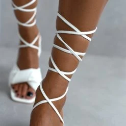 The Fashion Project Πέδιλα με λεπτά κορδόνια - Λευκό -Γόβες Εκπτώσεις pedila me lepta kordonia 99771 60vk