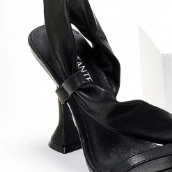 The Fashion Project Πέδιλα με μαλακή λοξή φάσα - Μαύρο -Γόβες Εκπτώσεις pedila me malaki loksi fasa 104653 00zi 1