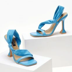 The Fashion Project Πέδιλα με μαλακή λοξή φάσα - Τυρκουάζ -Γόβες Εκπτώσεις pedila me malaki loksi fasa 104655 r7of