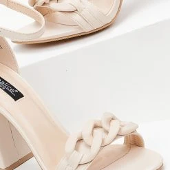 The Fashion Project Πέδιλα με ματ αλυσίδα - Μπεζ -Γόβες Εκπτώσεις pedila me mat alusida 99749 u476