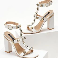 The Fashion Project Πέδιλα με μπαρέτα και μεταλλικά τρουκς - Λευκό -Γόβες Εκπτώσεις pedila me mpareta kai metallika trouks 104641 737d