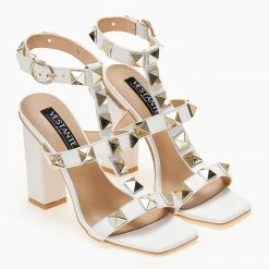 The Fashion Project Πέδιλα με μπαρέτα και μεταλλικά τρουκς - Λευκό 12 The Fashion Project Πέδιλα με μπαρέτα και μεταλλικά τρουκς - Λευκό -Γόβες Εκπτώσεις pedila me mpareta kai metallika trouks 104641 9s2e 1