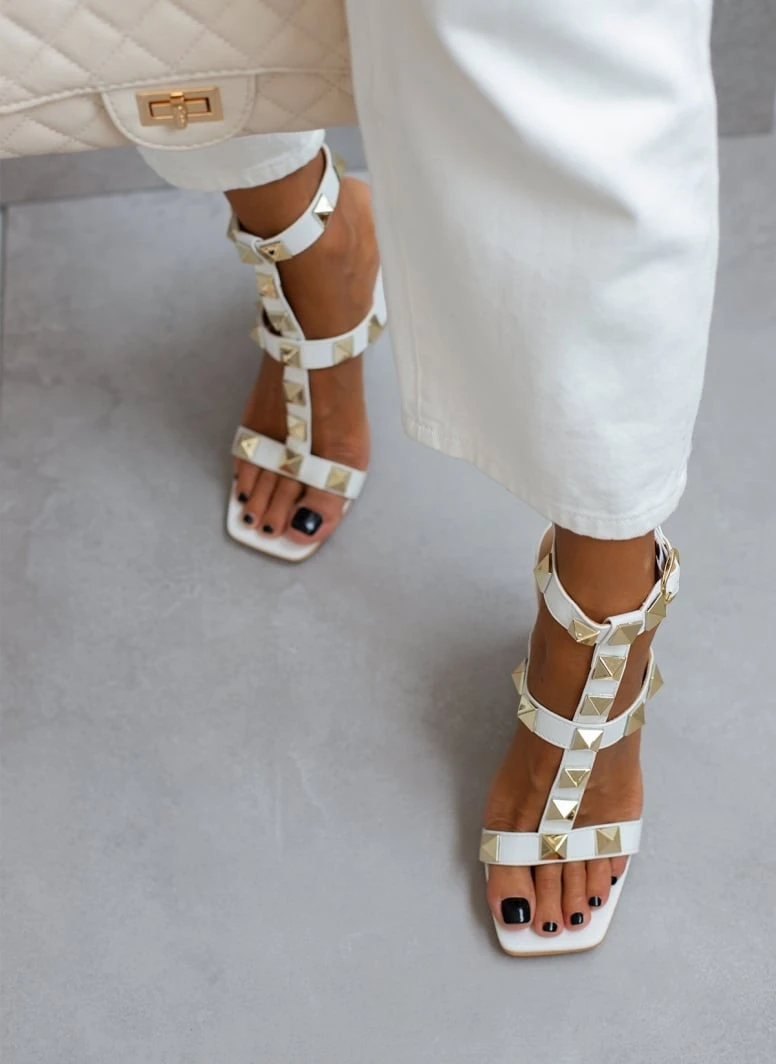 The Fashion Project Πέδιλα με μπαρέτα και μεταλλικά τρουκς - Λευκό 2 The Fashion Project Πέδιλα με μπαρέτα και μεταλλικά τρουκς - Λευκό - Image 2