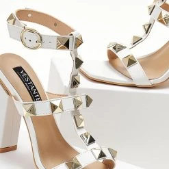 The Fashion Project Πέδιλα με μπαρέτα και μεταλλικά τρουκς - Λευκό 11 The Fashion Project Πέδιλα με μπαρέτα και μεταλλικά τρουκς - Λευκό -Γόβες Εκπτώσεις pedila me mpareta kai metallika trouks 104641 oce0 1