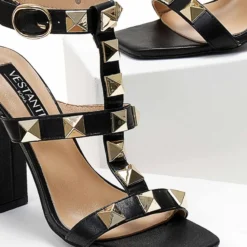 The Fashion Project Πέδιλα με μπαρέτα και μεταλλικά τρουκς - Μαύρο 8 The Fashion Project Πέδιλα με μπαρέτα και μεταλλικά τρουκς - Μαύρο -Γόβες Εκπτώσεις pedila me mpareta kai metallika trouks 104642 bj90