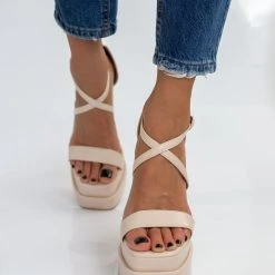 The Fashion Project Πέδιλα με ψηλή φιάπα - Μπεζ -Γόβες Εκπτώσεις pedila me psili fiapa 102822 4ihk