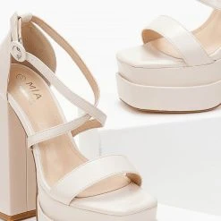 The Fashion Project Πέδιλα με ψηλή φιάπα - Μπεζ -Γόβες Εκπτώσεις pedila me psili fiapa 102822 i9hi