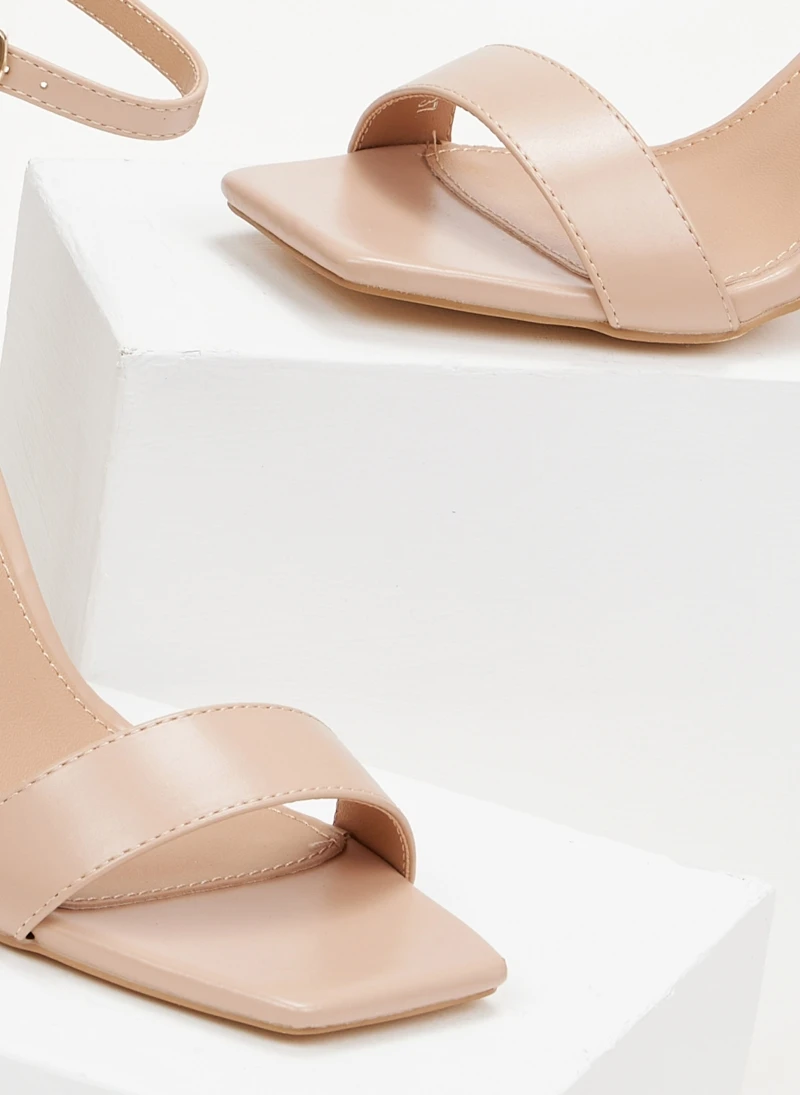 The Fashion Project Πέδιλα με ψηλό τετράγωνο τακούνι - Nude 3 The Fashion Project Πέδιλα με ψηλό τετράγωνο τακούνι - Nude - Image 3