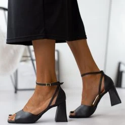 Πέδιλα με τακούνι καμπάνα VIZZANO 6464.106 - Μαύρο