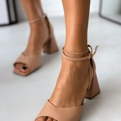 Πέδιλα με τακούνι καμπάνα VIZZANO 6464.106 - Nude