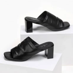 The Fashion Project Mules με φαρδιά φάσα - Μαύρο