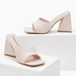 The Fashion Project Mules με ιδιαίτερο τακούνι - Nude 12 The Fashion Project Mules με ιδιαίτερο τακούνι - Nude -Γόβες Εκπτώσεις pedila mules me idiaitero takouni 101429 3xp9