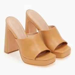 The Fashion Project Mules με χωστή φάσα - Κάμελ 11 The Fashion Project Mules με χωστή φάσα - Κάμελ -Γόβες Εκπτώσεις pedila mules me xwsti fasa 100307 4vse