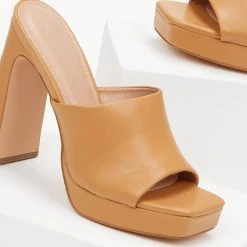 The Fashion Project Mules με χωστή φάσα - Κάμελ 9 The Fashion Project Mules με χωστή φάσα - Κάμελ -Γόβες Εκπτώσεις pedila mules me xwsti fasa 100307 yajm